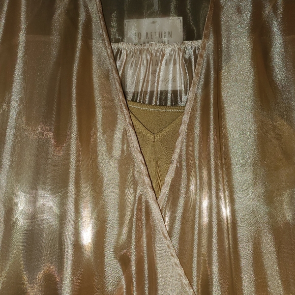 Gold blouse - Picture 2 of 5